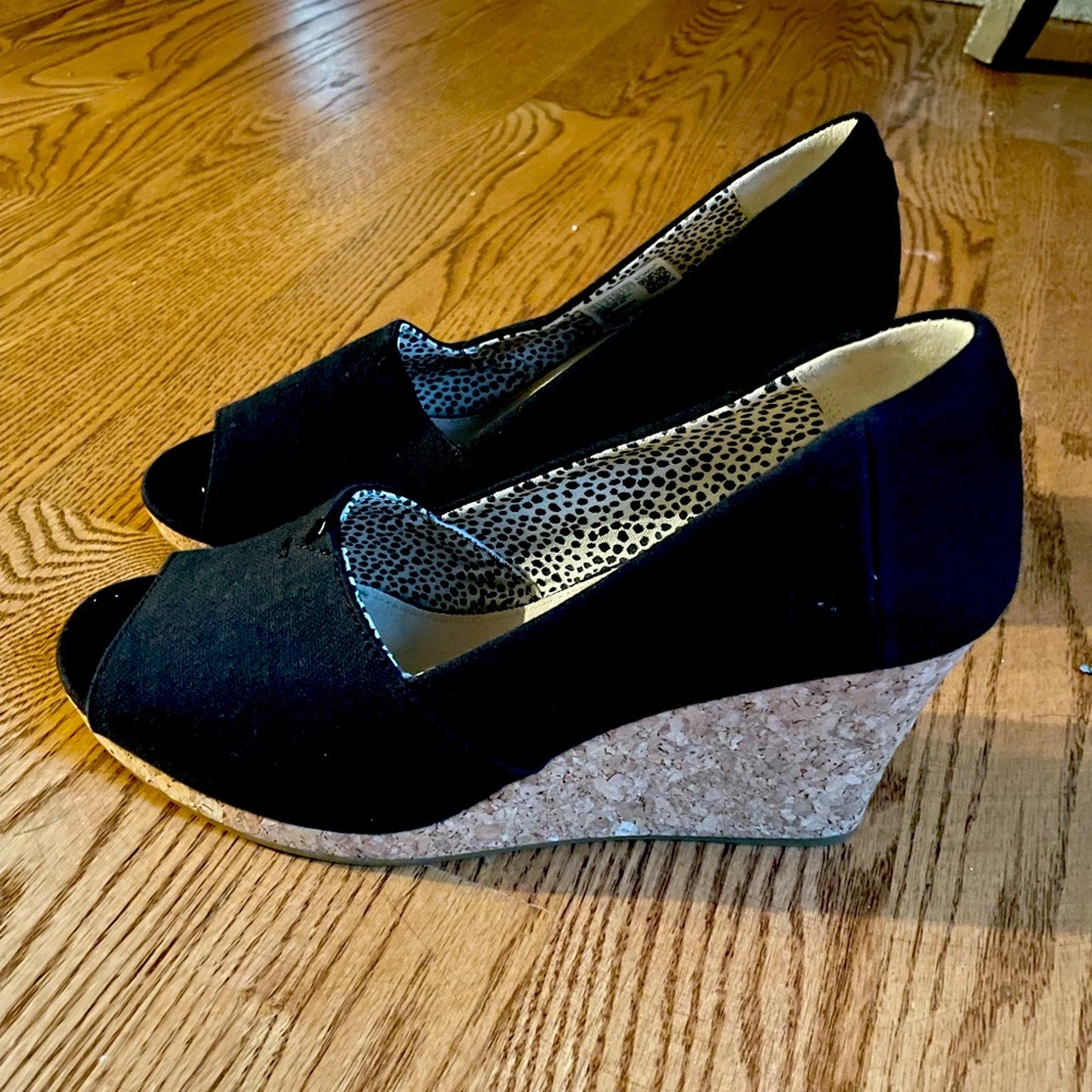 Toms black peep toe wedges